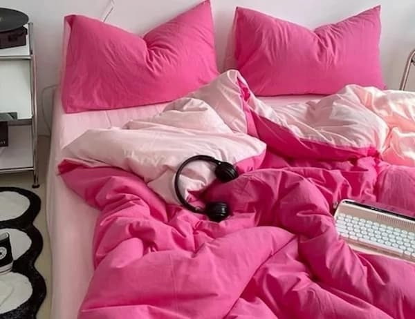 تصویر 2 از رو تختی صورتی نرم و راحت با بافت یکنواخت